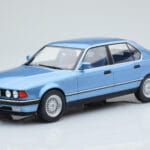 BMW Serie 7 E32 730i Blu MCG 1:18