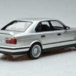 BMW Alpina B10 4.6 E34 Argento MCG 1:18