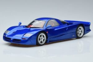 Nissan R390 GT1 Versione Stradale Coupé GT Spirit 1:18