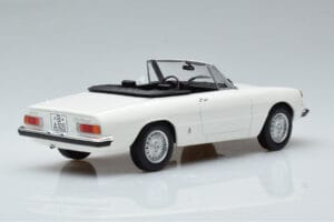 Alfa Romeo 2000 Spider Bianco Norev 1:18 187882 Pressofusione — immagine 2 di 7