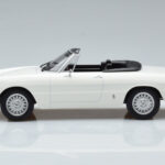 Alfa Romeo 2000 Spider Bianco Norev 1:18 - image 4 of 7