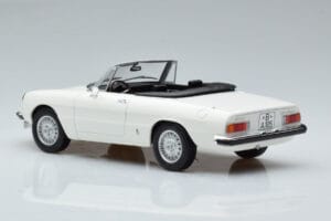 Alfa Romeo 2000 Spider Bianco Norev 1:18 187882 Pressofusione — immagine 6 di 7