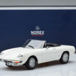 Alfa Romeo 2000 Spider Bianco Norev 1:18 - image 7 of 7