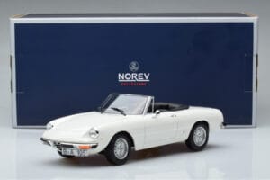 Alfa Romeo 2000 Spider Bianco Norev 1:18 187882 Pressofusione — immagine 7 di 7