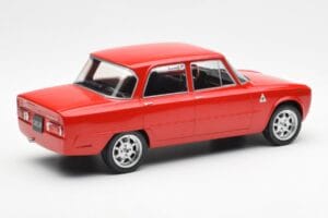 Alfa Romeo Giulia Nuova Super Rosso Custom Wheels MCG 1:18 MCG18333 Pressofusione — immagine 2 di 6
