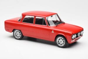 Alfa Romeo Giulia Nuova Super Rosso Custom Wheels MCG 1:18 MCG18333 Pressofusione — immagine 4 di 6