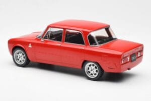 Alfa Romeo Giulia Nuova Super Rosso Custom Wheels MCG 1:18 MCG18333 Pressofusione — immagine 5 di 6