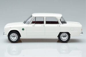 Alfa Romeo Giulia Ti Super Norev 1:18 187970 Pressofusione — immagine 3 di 6