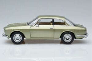 Alfa Romeo GTV 2000 Verde Edizione Limitata Norev 1:18 187913 Pressofusione — immagine 4 di 7