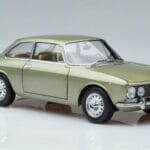Alfa Romeo GTV 2000 Verde Edizione Limitata Norev 1:18 187913 Pressofusione - image 5 of 7