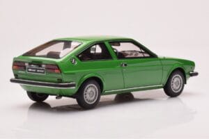 Alfa Romeo Alfasud Sprint Verde Otto 1:18 OT1043 Resina — immagine 2 di 6