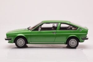 Alfa Romeo Alfasud Sprint Verde Otto 1:18 OT1043 Resina — immagine 3 di 6