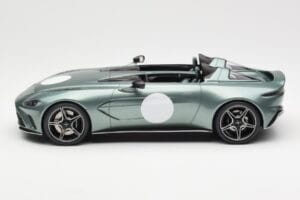 Aston Martin V12 Speedster Verde Metallic GT Spirit 1:18 GT906 Resina — immagine 3 di 6