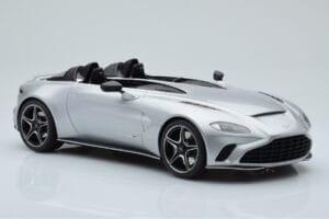 Aston Martin V12 Speedster Argento GT Spirit 1:18 GT430 Resina — immagine 4 di 6
