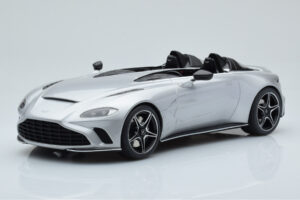 Aston Martin V12 Speedster Argento GT Spirit 1:18