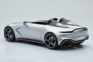 Aston Martin V12 Speedster Argento GT Spirit 1:18 GT430 Resina — immagine 5 di 6