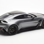 Aston Martin V12 Vantage Magnetic Argento GT Spirit 1:18 GT443 - image 2 of 6