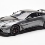 Aston Martin V12 Vantage Magnetic Argento GT Spirit 1:18 GT443