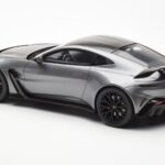 Aston Martin V12 Vantage Magnetic Argento GT Spirit 1:18 GT443 - image 5 of 6