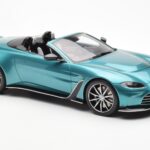 Aston Martin V12 Vantage Roadster Tayos Turchese Verde GT Spirit 1:18 GT445 - image 4 of 6