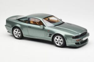 Aston Martin V8 Vantage Verde GT Spirit 1:18 GT345 Resina — immagine 4 di 6