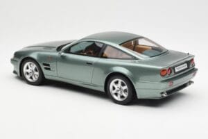Aston Martin V8 Vantage Verde GT Spirit 1:18 GT345 Resina — immagine 5 di 6