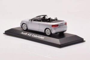 Audi A3 8P Cabriolet Argento Minichamps 1:43 5010803323 Pressofusione — immagine 3 di 4