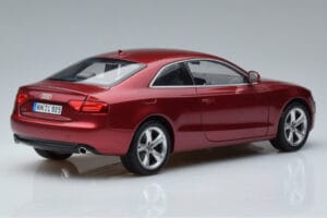 Audi A5 B8 Rosso Granato Norev 1:18 188352 Pressofusione — immagine 3 di 7
