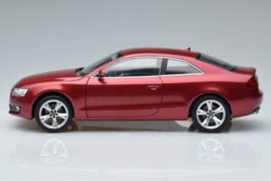 Audi A5 B8 Rosso Granato Norev 1:18 188352 Pressofusione — immagine 4 di 7