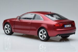 Audi A5 B8 Rosso Granato Norev 1:18 188352 Pressofusione — immagine 6 di 7