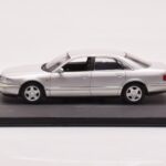 Audi A8 D2 Argento Striscia Verde Minichamps 1:43