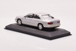 Audi A8 D2 Argento Striscia Verde Minichamps 1:43 AUDI-264455 Pressofusione — immagine 3 di 4