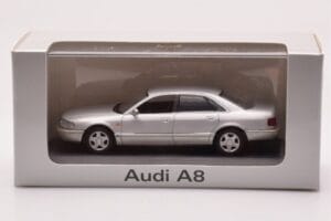 Audi A8 D2 Argento Striscia Verde Minichamps 1:43 AUDI-264455 Pressofusione — immagine 4 di 4