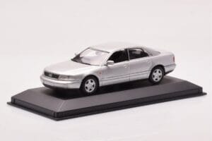 Audi A8 D2 Argento Minichamps 1:43 433013006 Pressofusione — immagine 2 di 4