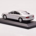 Audi A8 D2 Argento Minichamps 1:43 - image 3 of 4