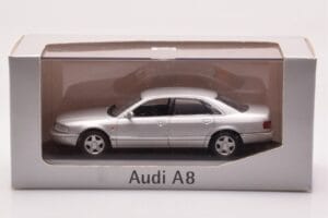 Audi A8 D2 Argento Minichamps 1:43 433013006 Pressofusione — immagine 4 di 4