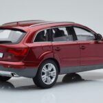 Audi Q7 4L Rosso Granato Kyosho 1:18 - image 3 of 8