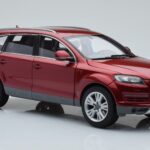 Audi Q7 4L Rosso Granato Kyosho 1:18 - image 6 of 8