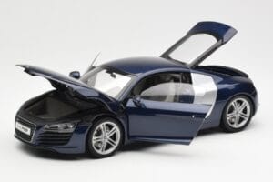 Audi R8 4.2 FSI V8 Blu Kyosho 1:18 09213BL Pressofusione — immagine 2 di 8