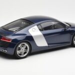 Audi R8 4.2 FSI V8 Blu Kyosho 1:18 09213BL - image 3 of 8