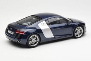 Audi R8 4.2 FSI V8 Blu Kyosho 1:18 09213BL Pressofusione — immagine 3 di 8