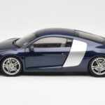 Audi R8 4.2 FSI V8 Blu Kyosho 1:18 09213BL - image 4 of 8