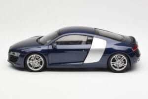 Audi R8 4.2 FSI V8 Blu Kyosho 1:18 09213BL Pressofusione — immagine 4 di 8
