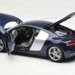Audi R8 4.2 FSI V8 Blu Kyosho 1:18 09213BL - image 5 of 8
