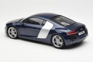 Audi R8 4.2 FSI V8 Blu Kyosho 1:18 09213BL Pressofusione — immagine 7 di 8