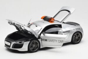 Audi R8 5.2 DTM Safety Car 2010 Kyosho 1:18 09216DTM Pressofusione — immagine 2 di 8