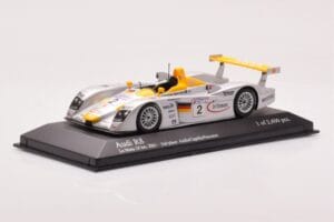 Audi R8 Infineon #2 L. Aiello / R. Capello / Pescatori 2nd Place 24 Hours of Le Mans 2001 Minichamps 1:43 400011202 Pressofus — immagine 2 di 4