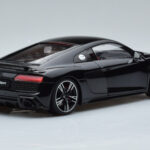 Audi R8 Performance Nero Kengfai 1:18 - image 3 of 10