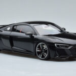 Audi R8 Performance Nero Kengfai 1:18 - image 6 of 10