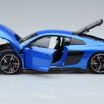 Audi R8 Performance Blu Kengfai 1:18 - image 4 of 10